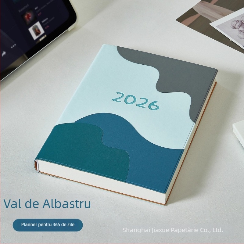 Planer-caiet 2026: plan zilnic de lucru, listă de sarcini, plan săptămânal, jurnal și calendar; copertă PU; legare pe linie; hârtie Dowling 100 g; 300–400 de pagini