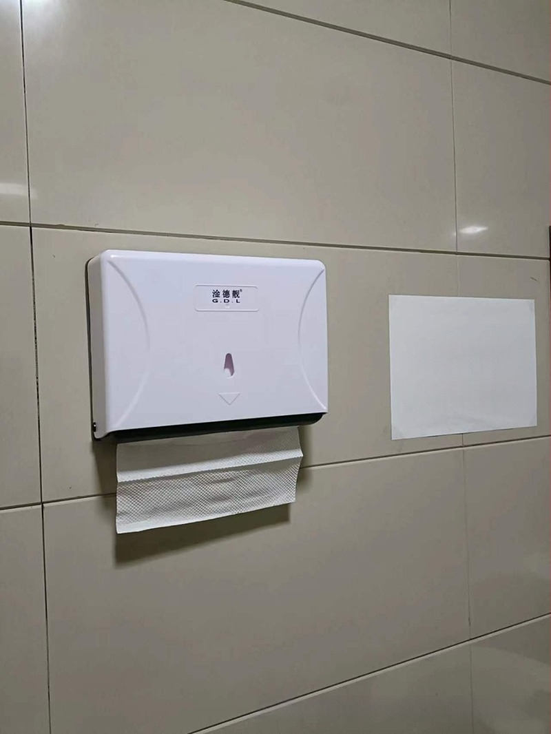 Cutie de perete pentru rolă de hârtie igienică — model GDH-01; din plastic, impermeabil, montaj pe perete fără găuri, pentru baie