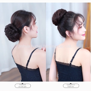 Perucă naturală scurtă cu bucle, fibre termorezistente, model bucle, breton drept sau înclinant, vopsirea nu este recomandată