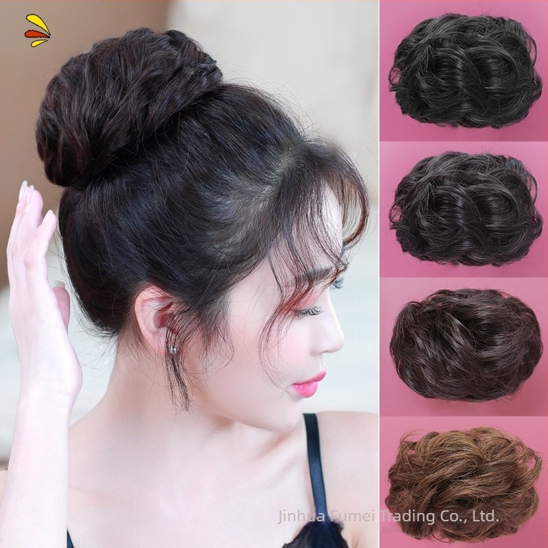 Perucă naturală scurtă cu bucle, fibre termorezistente, model bucle, breton drept sau înclinant, vopsirea nu este recomandată