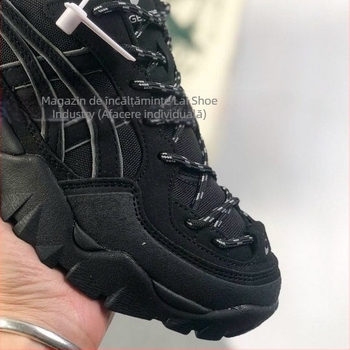 Ghete de drumeție pentru bărbați – șireturi frontale, partea superioară din plasă, înălțime crescută, talpă din cauciuc antiderapant