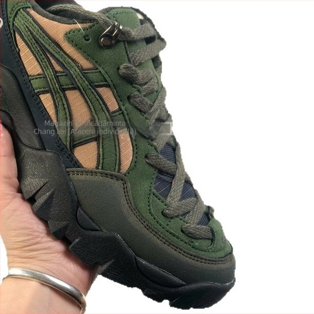 Ghete de drumeție pentru bărbați – șireturi frontale, partea superioară din plasă, înălțime crescută, talpă din cauciuc antiderapant