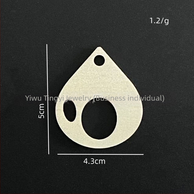 Etichetă rotundă din lemn perforată pentru agățat, cu gravură laser și etichetă scrisă de mână, accesoriu decorativ gol, cod produs 035, material lemn, stil minimalist modern.