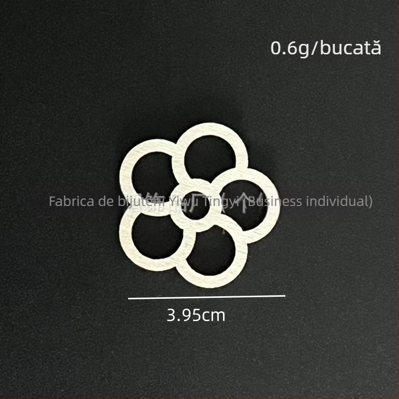 Etichetă rotundă din lemn perforată pentru agățat, cu gravură laser și etichetă scrisă de mână, accesoriu decorativ gol, cod produs 035, material lemn, stil minimalist modern.