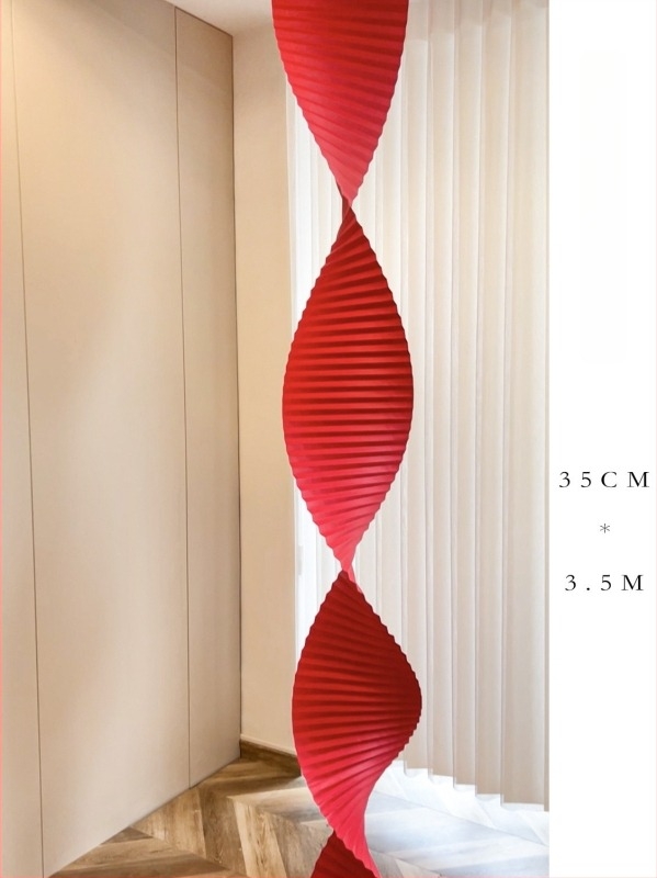 Accesorii pentru amenajarea spațiului – ornamente în stil festiv pentru decor cu felinare la Festivalul Primăverii