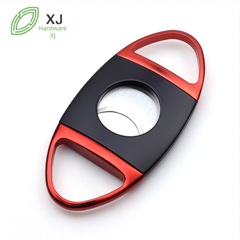 Foarfece pentru trabucuri din oțel inoxidabil, finisaj electroplating, lamă cu două tăișuri; origine Yangjiang; marca Xinjun Hardware; personalizare disponibilă