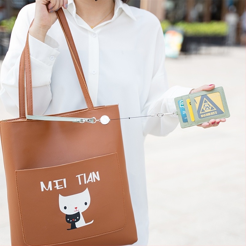 Carcasa pentru card de identitate cu lanard, din piele naturală (pielă de vită, prim strat), 4 sloturi pentru carduri, căptușeală poliester, extragere ușoară a cardului, unisex, Modern Paul