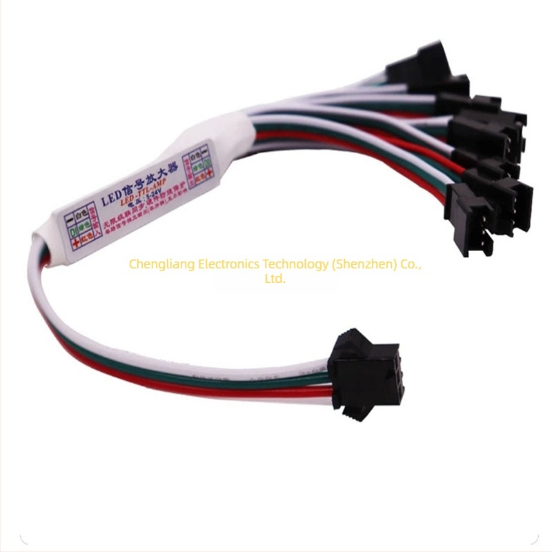 Modul amplificator pentru bandă LED — semnal sincronizat, 5–24V, interfață SM3P, 3 semnale SPI, reglaj 0–100%