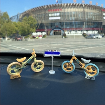 Ornament pentru interiorul mașinii din rășină, stil simplu, funcție de decomprimare, fără marcă