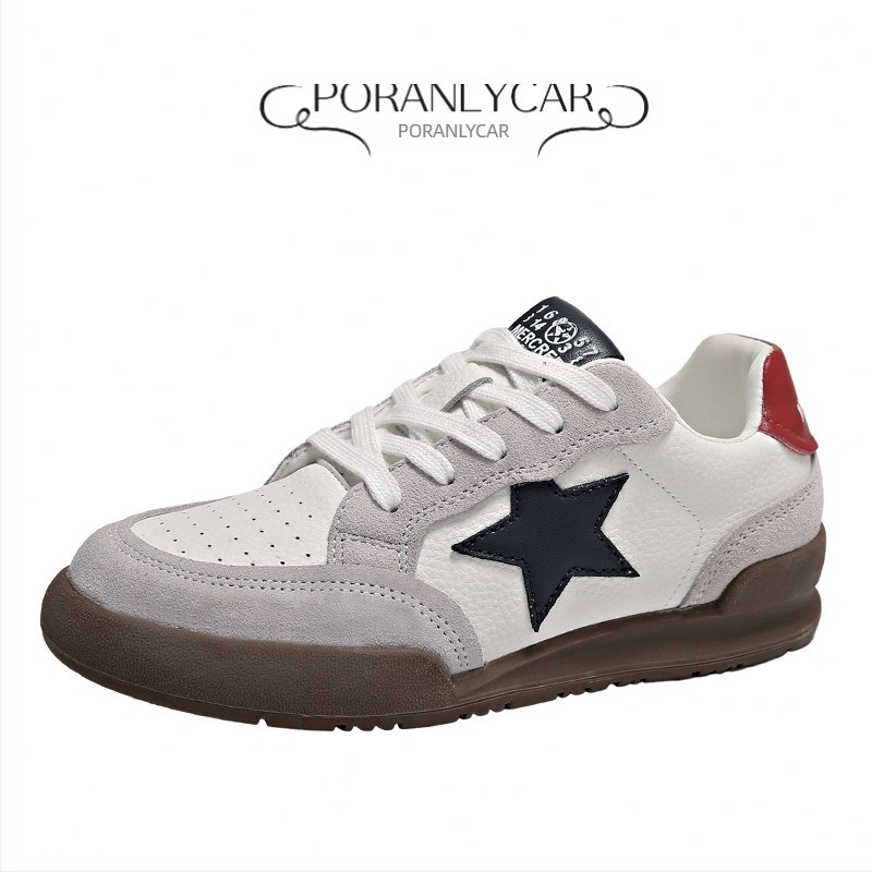 Adidași casual pentru femei, cu upper din piele de vită, talpă groasă 3-5 cm și închidere cu șireturi pe față.