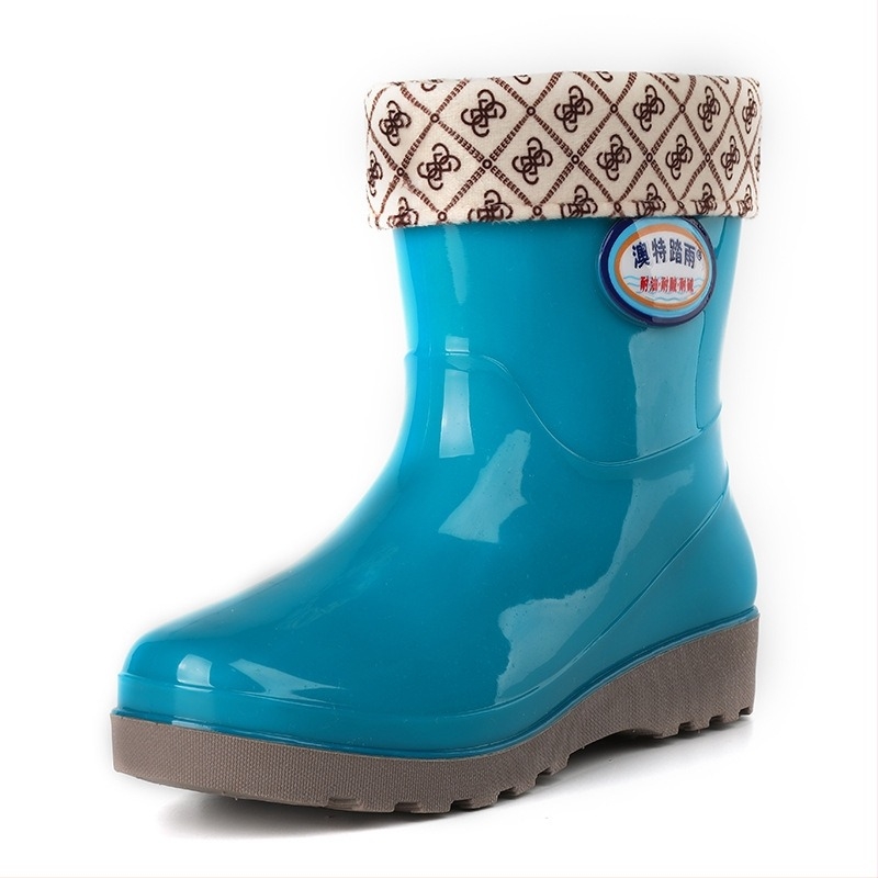 Cizme de ploaie pentru femei, cu talpă joasă, partea superioară din PVC, talpă din tendoane de vițel, branț din blană artificială, căptușeală pluș