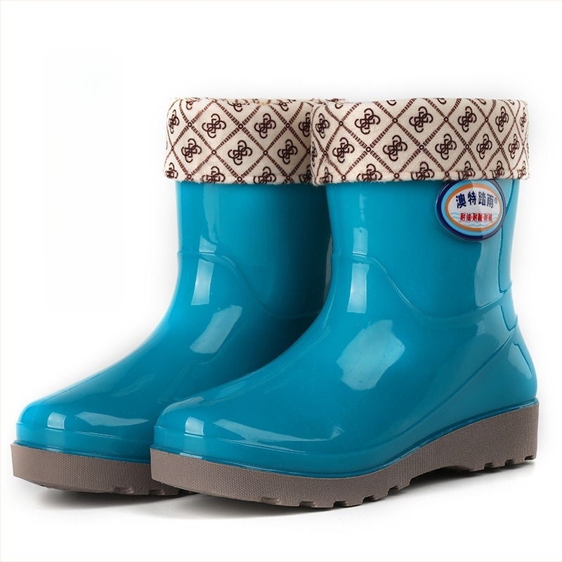 Cizme de ploaie pentru femei, cu talpă joasă, partea superioară din PVC, talpă din tendoane de vițel, branț din blană artificială, căptușeală pluș