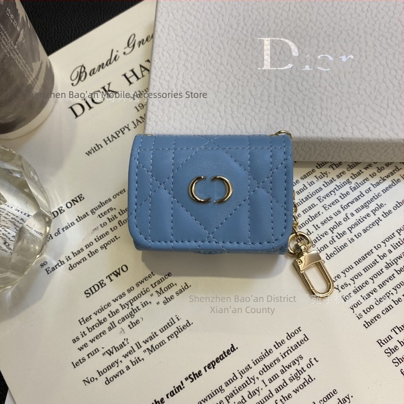 Carcasă AirPods 4 / AirPods Pro 3 din piele artificială cu finisaj embosat, acoperire completă, compatibilitate universală