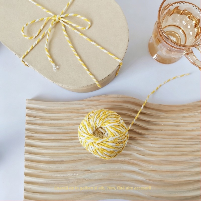 Felicitare de Crăciun — Gardenia Card Collection; hârtie acoperită, imprimare în patru culori, stil simplu și modern