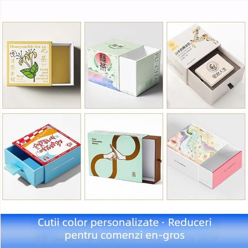 Cutie de ambalare cadouri de Anul Nou din carton, personalizabilă; 230 GSM; imprimare offset, serigrafie, embosare, UV, ștampilare cu aur/silver; imprimare logo disponibilă; dimensiuni interne și externe personalizabile