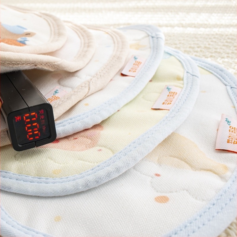 Perna pentru sugari și pad de saliva — design nor-cartoon, 12 straturi de muselină din bumbac 100%, moale și foarte absorbant