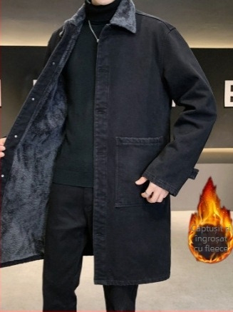 Palton din bumbac 71–85%, căptușeală din catifea, țesătură groasă, închidere cu nasturi simple, croială largă