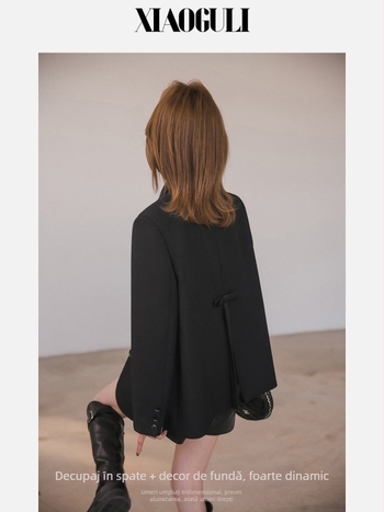 Sacou de costum feminin cu croială dreaptă, rever plat, închidere cu nasturi pe un rând, mâneci lungi, țesătură mercerizată