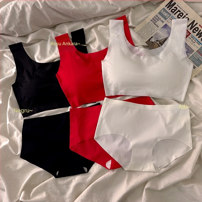 Set de sutiene – nylon principal 70–80%, cupă completă, cupă turnată subțire, bretele fixe, respirabil, push-up, fără cusături