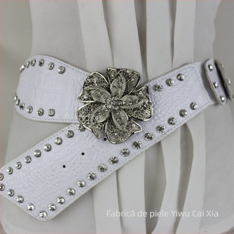 Centură de talie din piele artificială, cu inserții de stras și cataramă din aliaj în formă de floare, închidere cu clips
