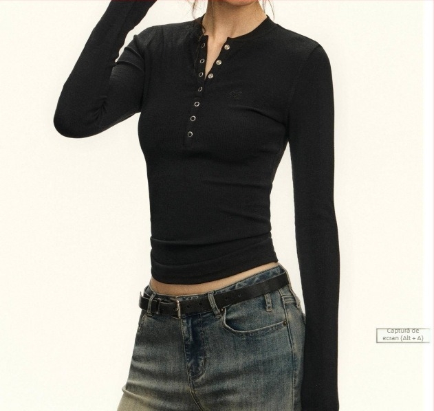 Tricou de damă cu mânecă lungă și guler stand, croială Slim, amestec modal-polimer (70–80% modal, 30–50% polyester), lungime obișnuită 50–65 cm