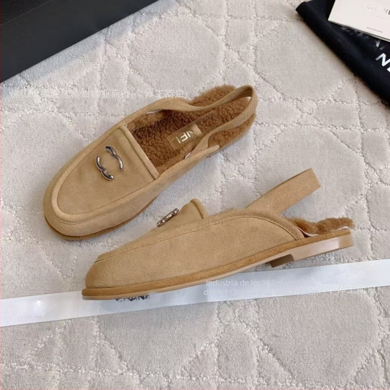 Loafers dama, vârf rotund, căptușeală din lână, branț din păr sintetic, talpă din cauciuc, toc mic