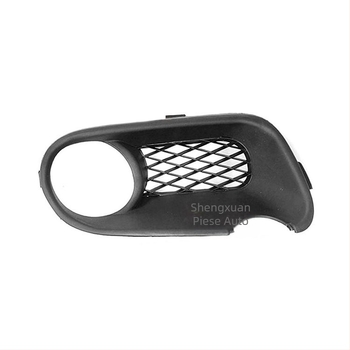 Ramă și grilaj pentru farurile de ceață Volkswagen Touareg 2003–2006 • ABS plastic • Montaj: Bara față • Numar accesorii: 7L6853663F/7L6853664F