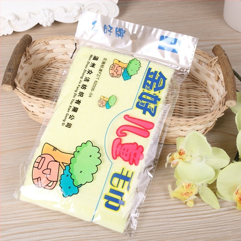 Prosop de față pentru copii, din fibre de bambus – moale și absorbant, 14 fire, Gold good, greutate sub 50 g