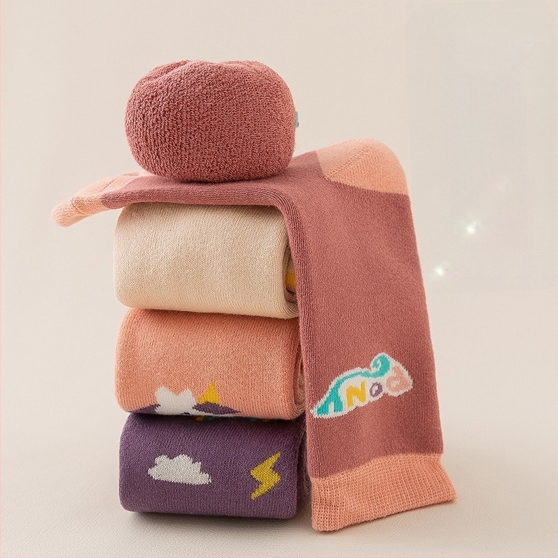 Șosete pentru copii, groase, căptușite cu fleece, lungi până la genunchi, 100% bumbac, model jacquard cu personaje animate, ambalaj 4 perechi