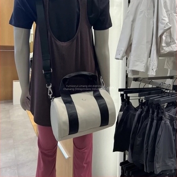 Geantă crossbody din nylon – Boston Classic, unisex pentru călătorii și sport, material principal: nylon (88%), amestec fibre chimice, tip drept