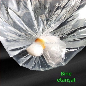 Pungă de ambalare pentru pești ornamentali vii, destinată transportului, cu bază plată pătrată la patru colțuri și plastic îngroșat