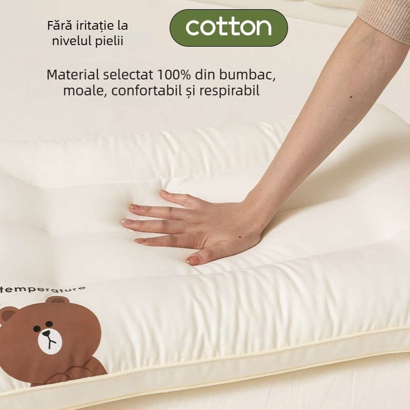 Pernă pentru copii — formă dreptunghiulară; umplutură din microfibră cu fibră antibacteriană; husă din 100% bumbac