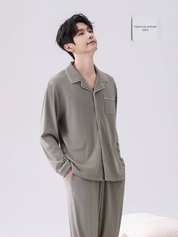 Set de pijamale bărbătești cu fleece periat, top cu mâneci lungi și pantaloni, guler tip rever, 90–95% poliester, 201–250 g/m², pentru iarnă, toamnă și primăvară, stil luxos