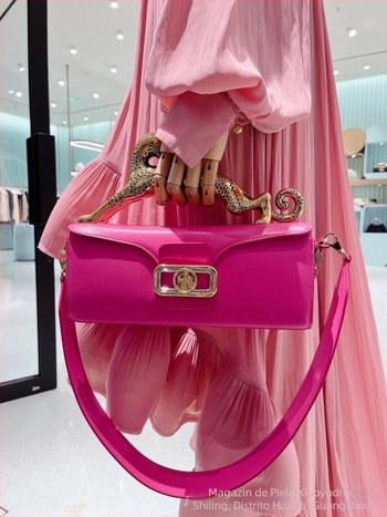 Geantă de femei din piele naturală, mică pătrată pentru umăr, căptușeală din piele de vițel, formă orizontală, închidere magnetică, buzunar cu fermoar