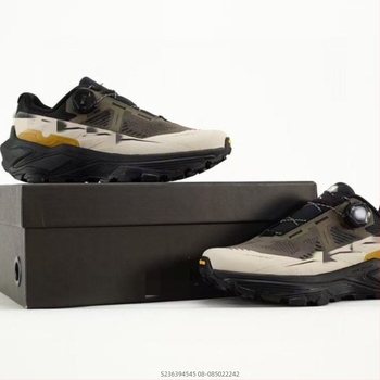 Pantofi de drumeție – (căptușiți cu plasă respirabilă, partea superioară EVA, talpă intermediară PU, talpă exterioară din cauciuc antiderapant, șireturi frontale)