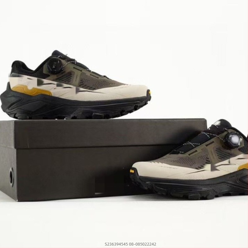 Pantofi de drumeție – (căptușiți cu plasă respirabilă, partea superioară EVA, talpă intermediară PU, talpă exterioară din cauciuc antiderapant, șireturi frontale)