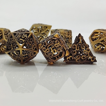 Set D6 goi din alamă — 7 piese, stil unghi drept, zaruri cu 20 fețe, brand DIY