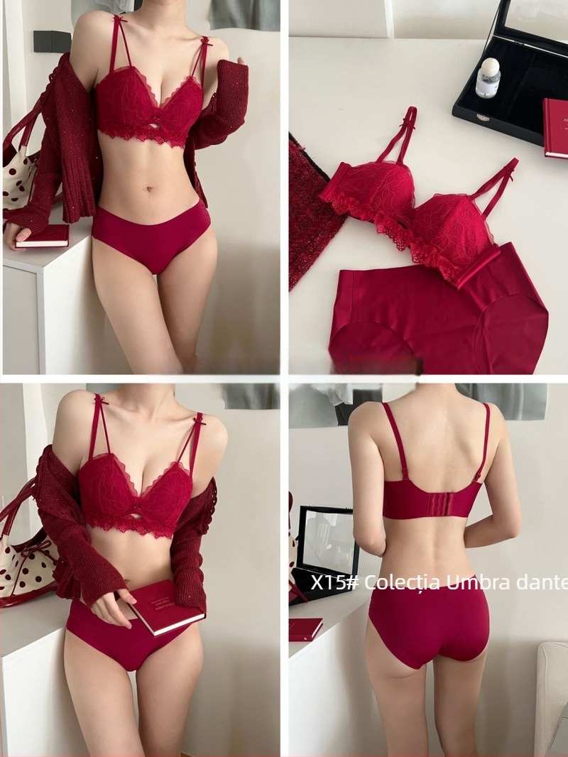 Set sutien și lenjerie din dantelă, cupa 1/2, cupă turnată cu partea superioară subțire și partea inferioară mai groasă, bretele fixe, închidere spate cu trei rânduri de cârlige (1/2; cupă turnată; top subțire/ jos gros; bretele fixe; închidere cu trei rân