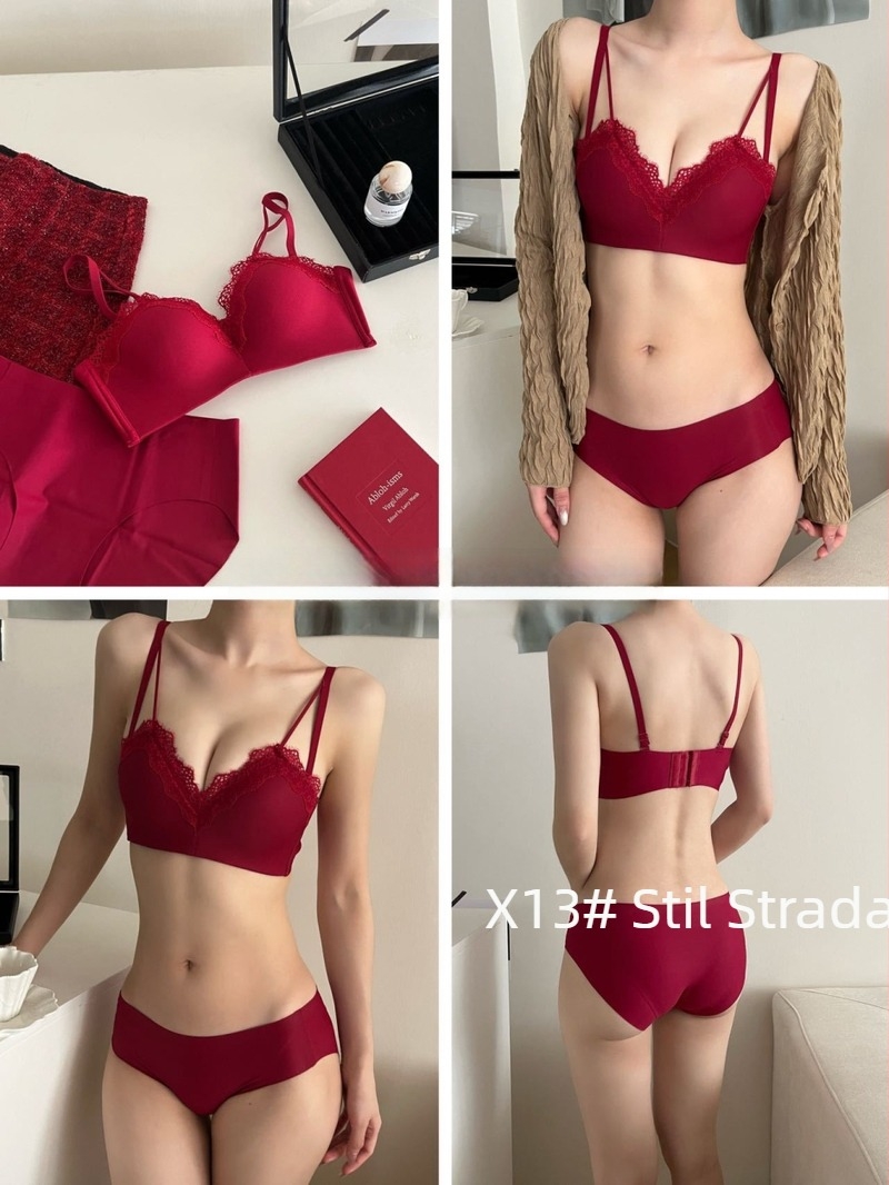 Set sutien și lenjerie din dantelă, cupa 1/2, cupă turnată cu partea superioară subțire și partea inferioară mai groasă, bretele fixe, închidere spate cu trei rânduri de cârlige (1/2; cupă turnată; top subțire/ jos gros; bretele fixe; închidere cu trei rân