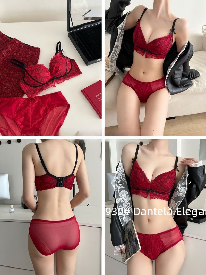 Set sutien și lenjerie din dantelă, cupa 1/2, cupă turnată cu partea superioară subțire și partea inferioară mai groasă, bretele fixe, închidere spate cu trei rânduri de cârlige (1/2; cupă turnată; top subțire/ jos gros; bretele fixe; închidere cu trei rân