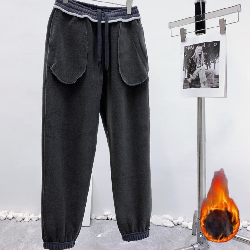 Pantaloni trening din bumbac lejeri, cu broderie ponei, talie medie-înaltă, microelasticitate, croială dreaptă, 95% bumbac, 320 g