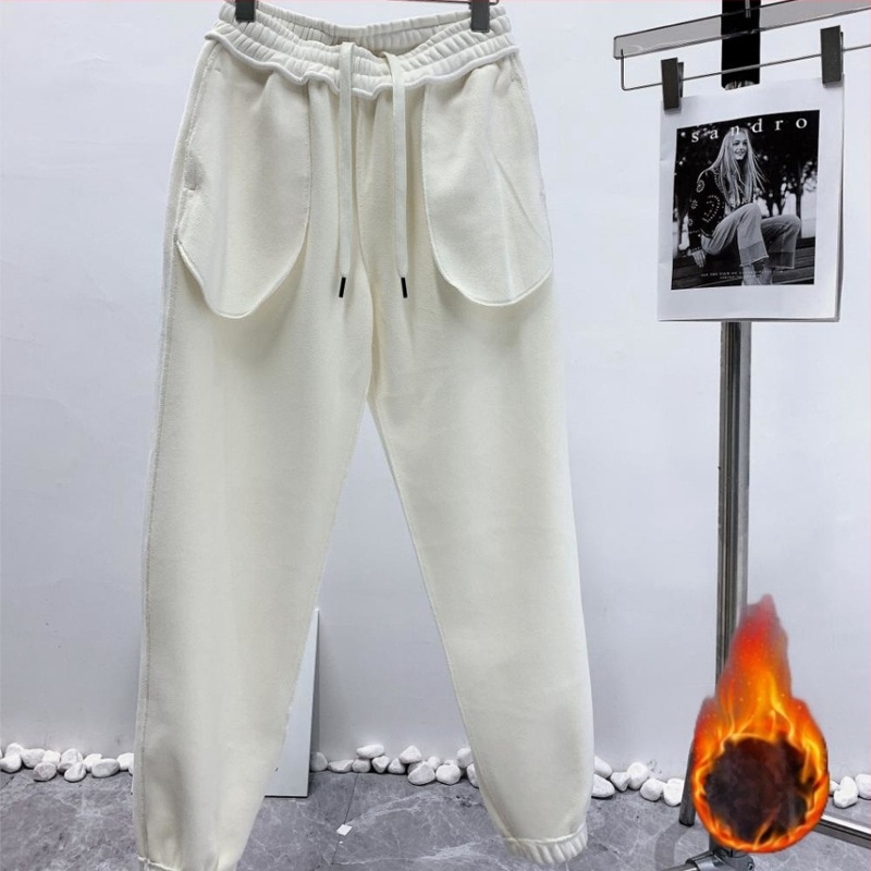 Pantaloni trening din bumbac lejeri, cu broderie ponei, talie medie-înaltă, microelasticitate, croială dreaptă, 95% bumbac, 320 g