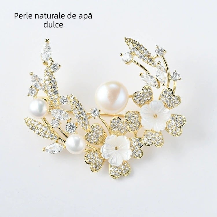 Broșă în formă de floare, din cupru, cu pietre artificiale placate cu aur și încrustație cu perle; stil unisex, simplu