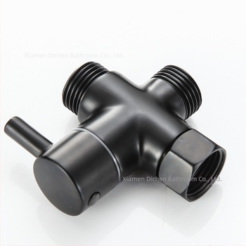Distribuitor cu trei căi din cupru pentru duș, 1 intrare/2 ieșiri, conexiune filet, finisaj electroplatat, 0–90°C, 0.8–1.2 MPa
