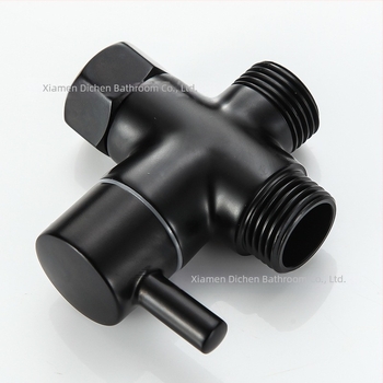 Distribuitor cu trei căi din cupru pentru duș, 1 intrare/2 ieșiri, conexiune filet, finisaj electroplatat, 0–90°C, 0.8–1.2 MPa
