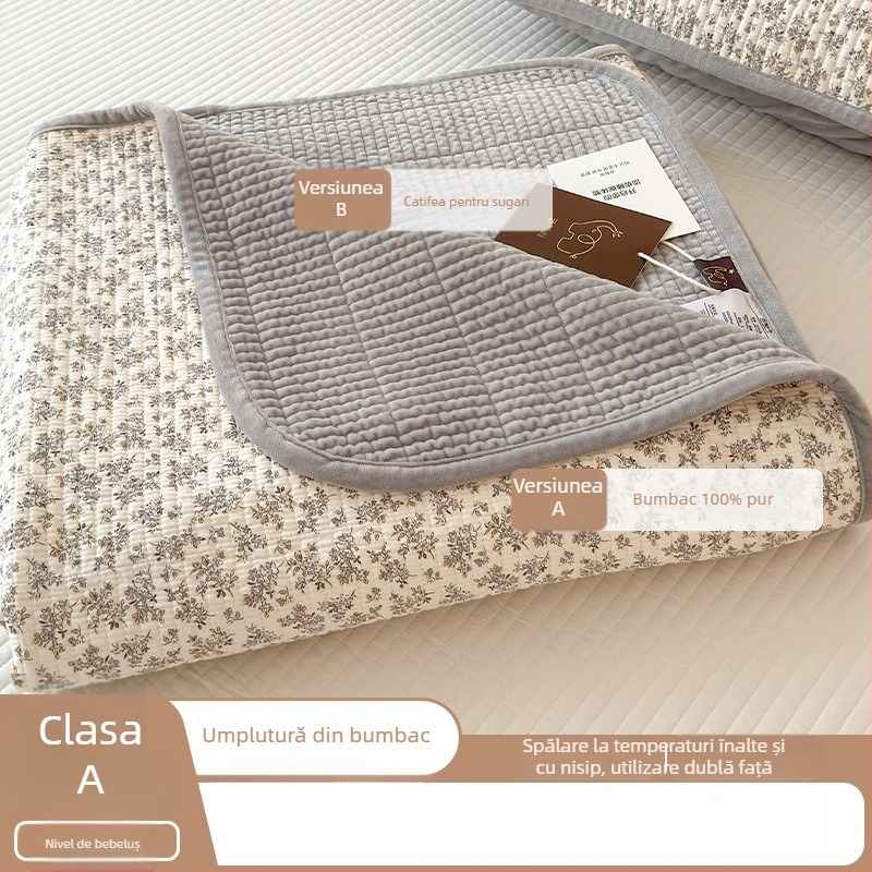 Cuvertură reversibilă pentru pat, set de trei piese — o parte din bumbac, cealaltă din catifea; țesătură 40s, vopsire reactiva, quiltare; spălare la temperatură înaltă