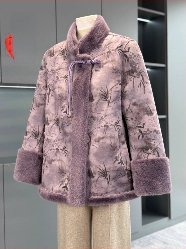 Set exterior pentru femei în vârstă, cu blană artificială de nurcă pe două fețe și inserții din piele, lungime medie-lungă 65–80 cm, model floral, 95% poliester, stil elegant