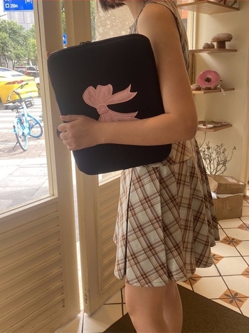 Geantă de depozitare pentru tabletă cu funda brodată | anti-furt, extensie, depozitare; material bumbac; căptușeală poliester