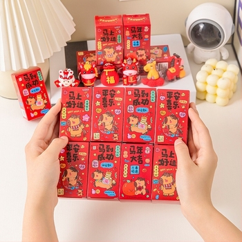 Lanț de chei cu cutie misterioasa (blind box) – motiv cal, cauciuc moale, ambalare individuala, stil chinezesc