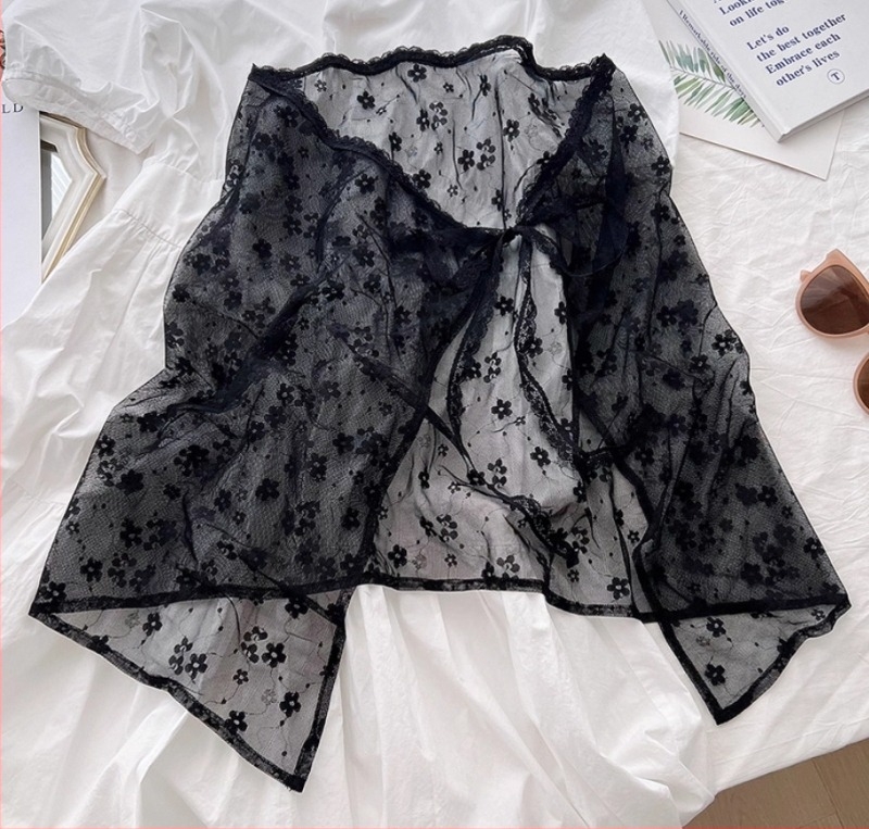 Fustă bodycon – stil coreean, broderie florală, centură cu șnur; (Tipul fustei: bodycon; Categoria: semi-fustă; Lungimea: scurtă; Material: poliester cu luciu mătăsesc; Stil: etnic retro)